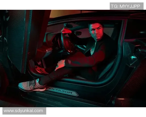 俄罗斯足球明星与超模的浪漫故事揭示了运动与时尚的完美结合